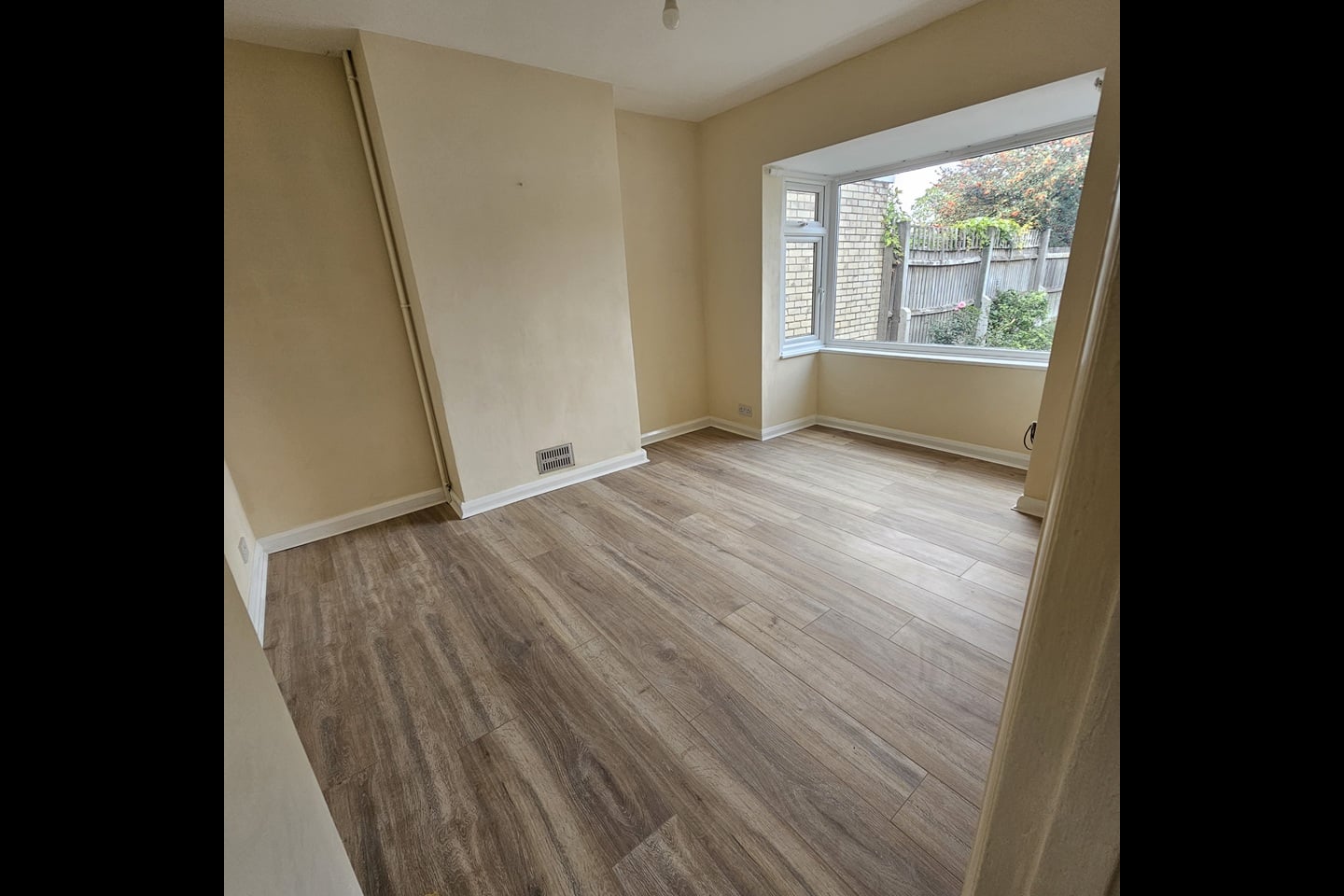 3 Bed Semi-Detached House, Cambridge, CB1 photo 3