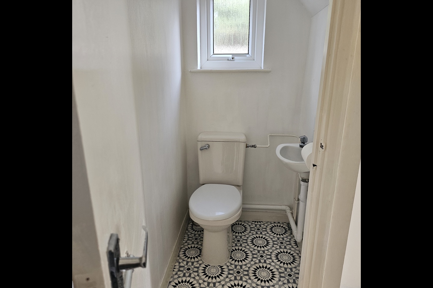 3 Bed Semi-Detached House, Cambridge, CB1 photo 5