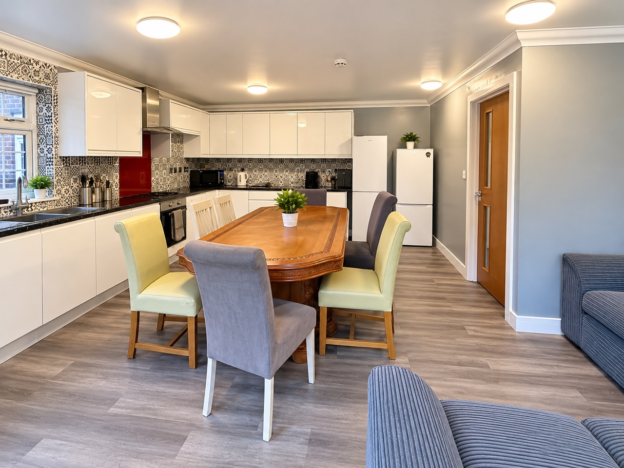 6 Bed Terraced House, Reading, RG2 photo 2
