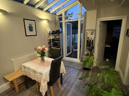 1 Bed Flat, Balham High Road, SW17