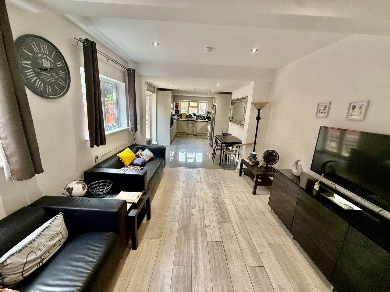 8 Bed Terraced House, Wokingham Road, RG6