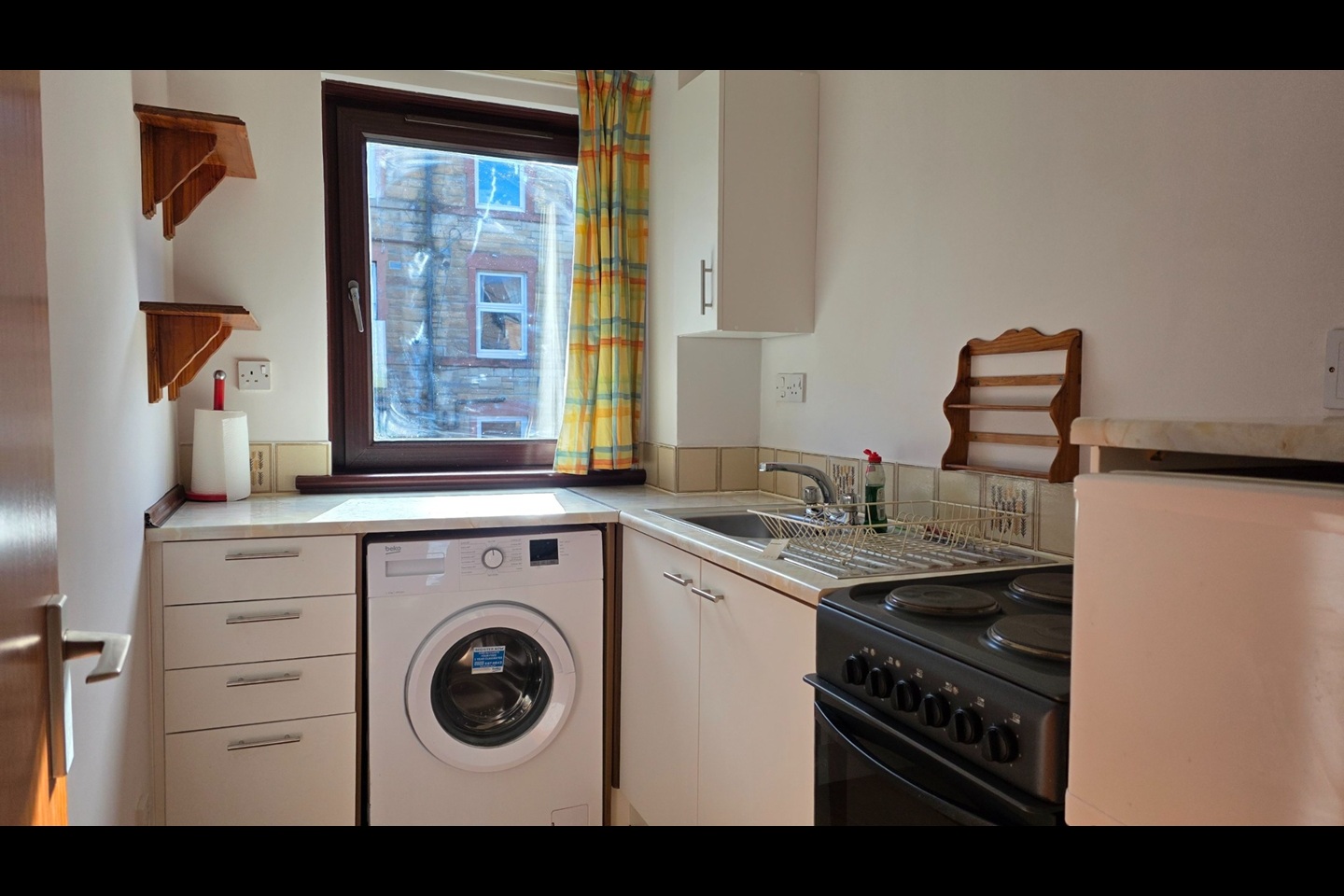 1 Bed Flat, Bryson Road, EH11 photo 3