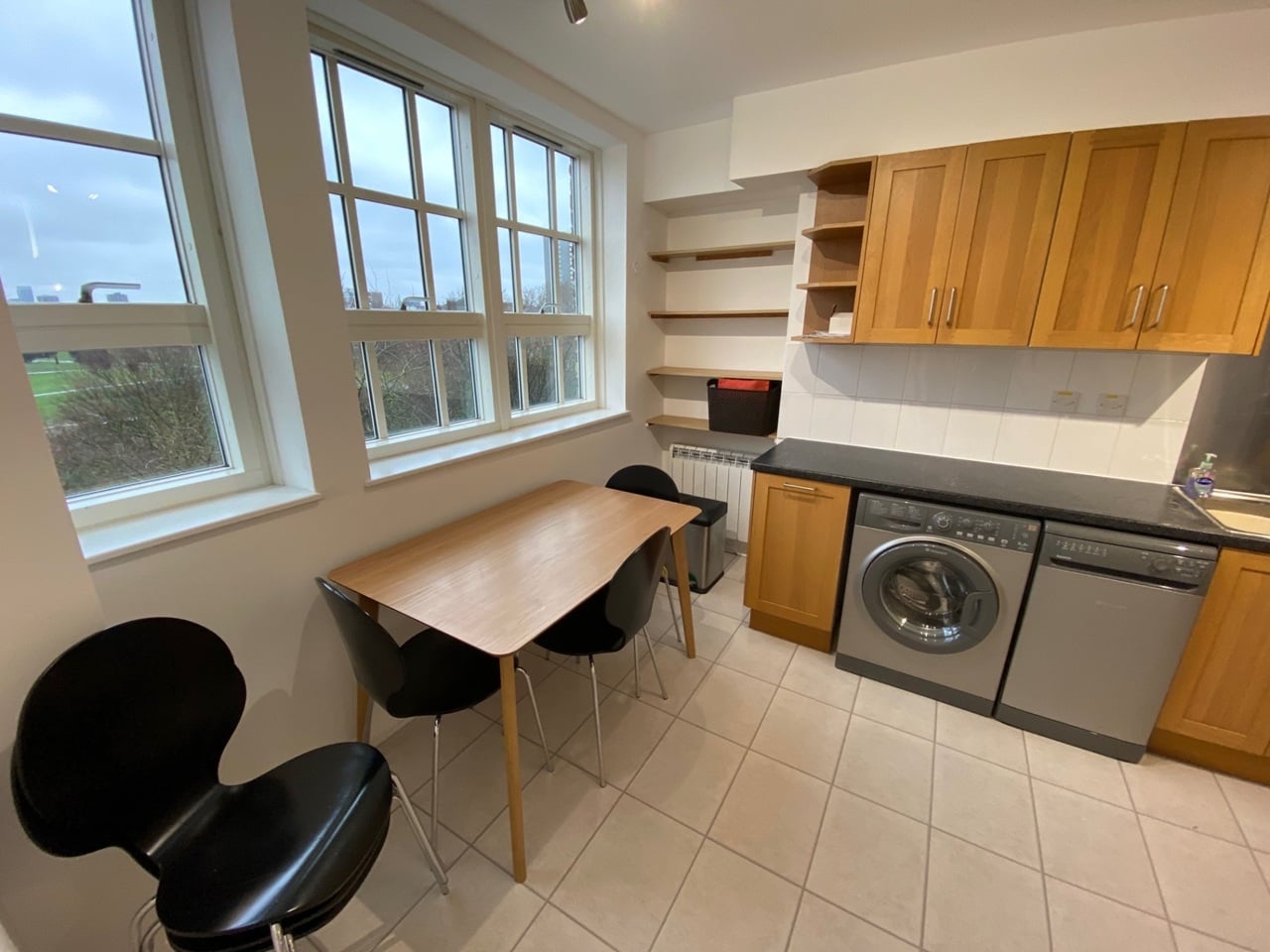 2 Bed Flat, Wilmot St, E2 photo 2