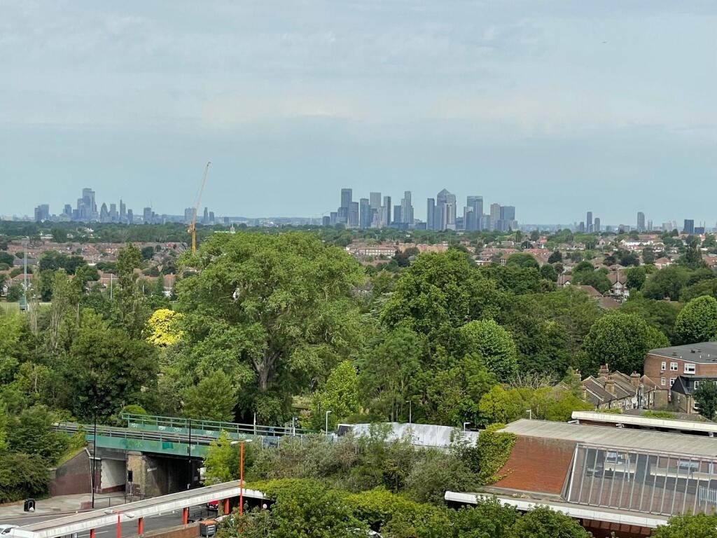 London - 2 Bed Flat, Strongbow Crescent, SE9 - To Rent Now for £1,950. ...