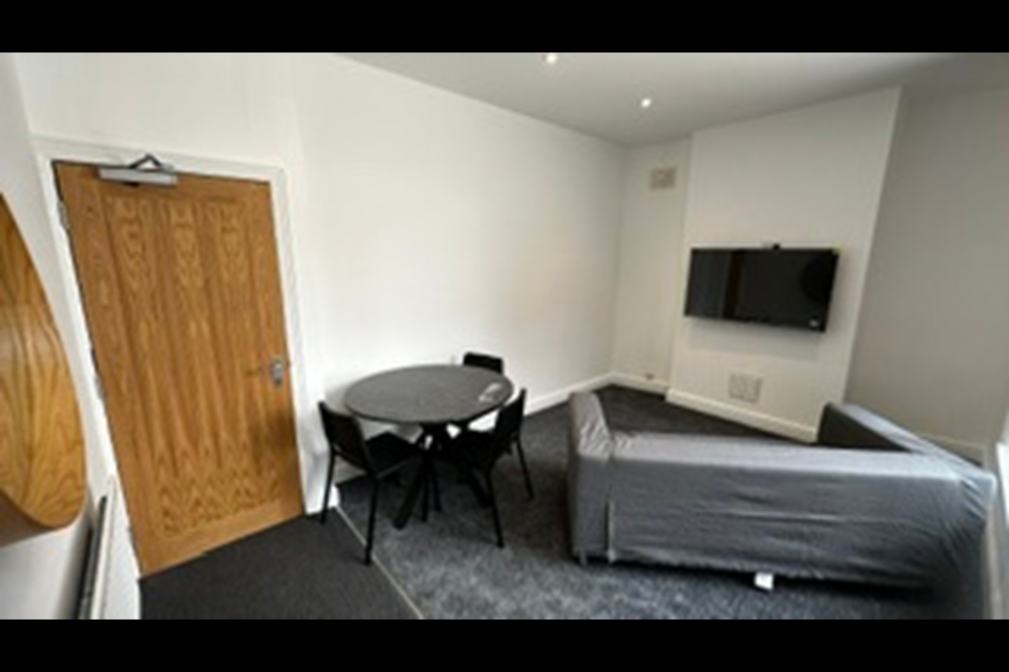 3 Bed End Terrace, Monks Road, CV1 photo 3