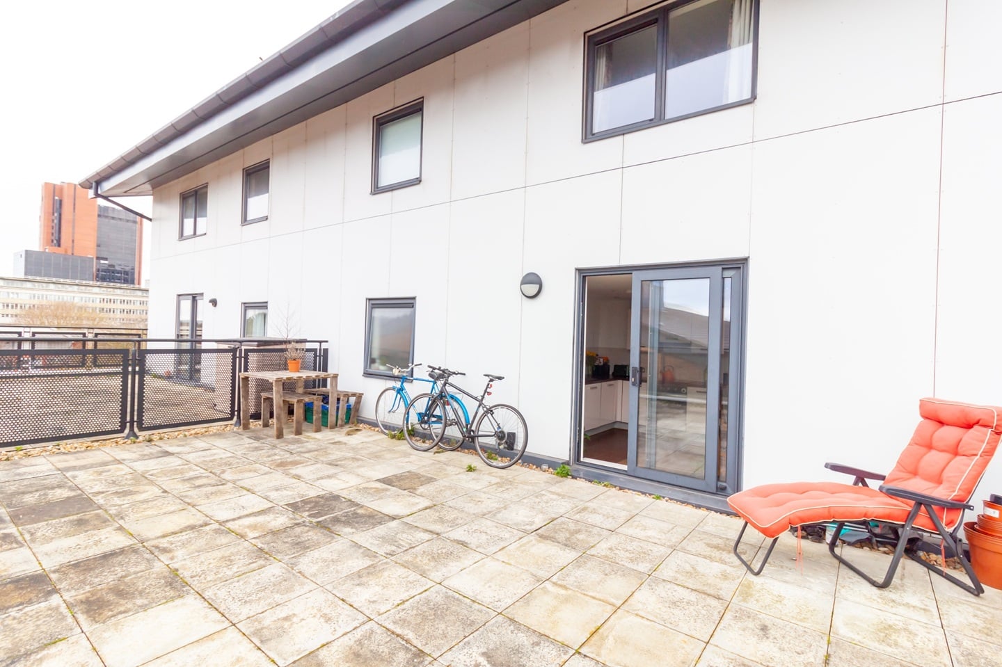 2 Bed Flat, Regal Court, B15 photo 4