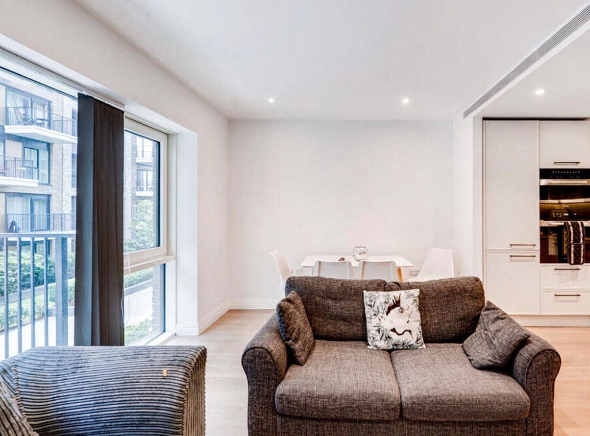 1 Bed Flat, Westwood Building, SW6 photo 2
