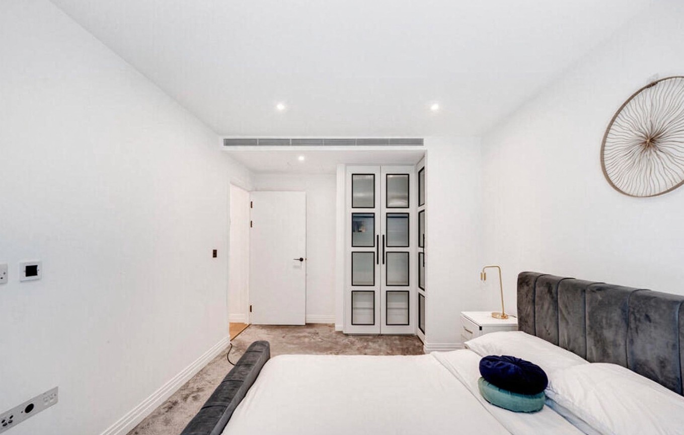 1 Bed Flat, Westwood Building, SW6 photo 4