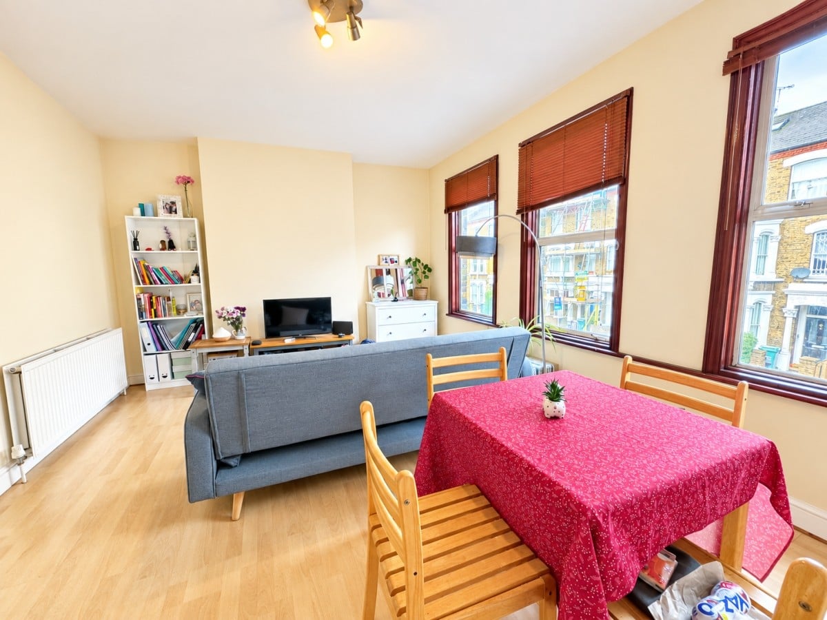 1 Bed Flat, Marlborough Road, N19 photo 2