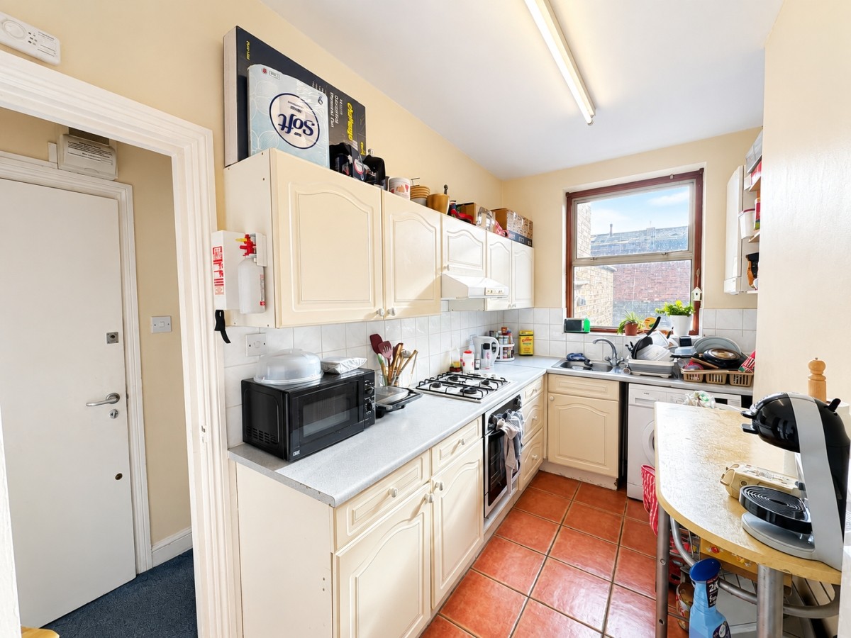 1 Bed Flat, Marlborough Road, N19 photo 3