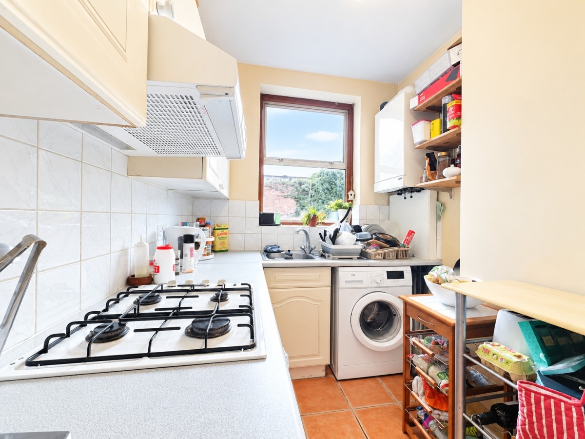 1 Bed Flat, Marlborough Road, N19 photo 4