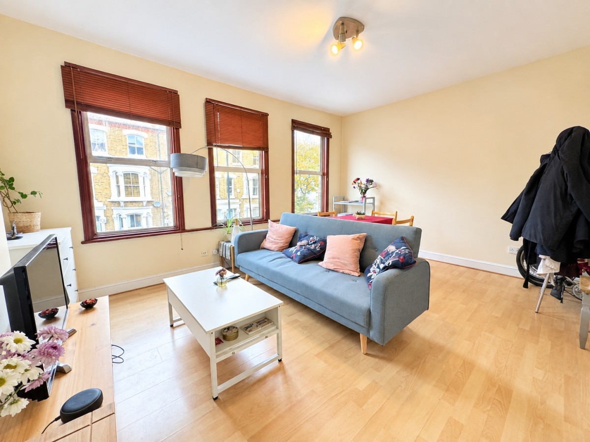 1 Bed Flat, Marlborough Road, N19 photo 5