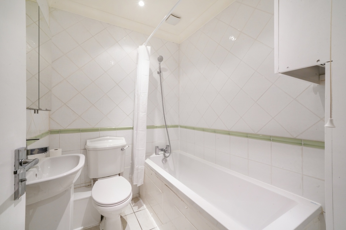 2 Bed Flat, Fonthill Road, N4 photo 4