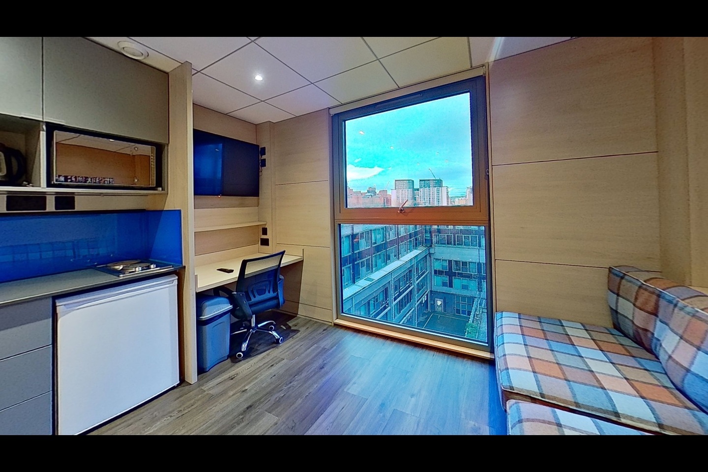 Studio Flat, Regent Street, LS2