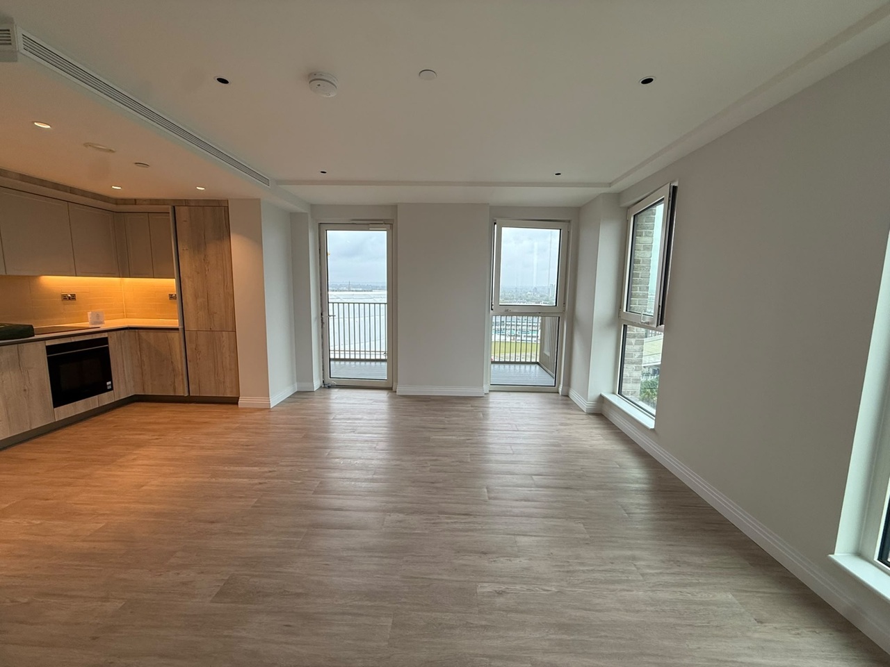 2 Bed Flat, Gasholder Place, SE11 photo 2