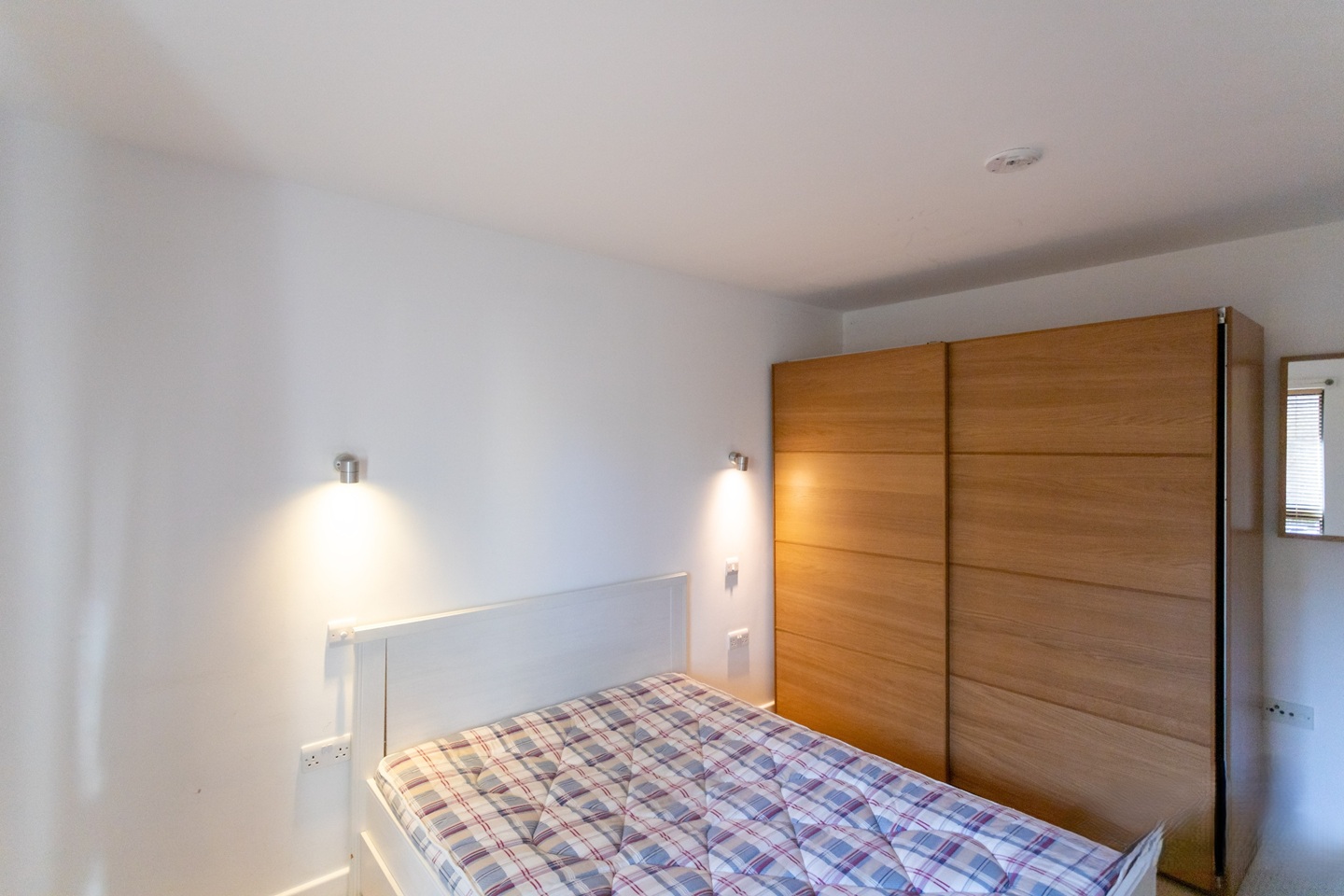 1 Bed Flat, Queensbridge Road, E8 photo 5