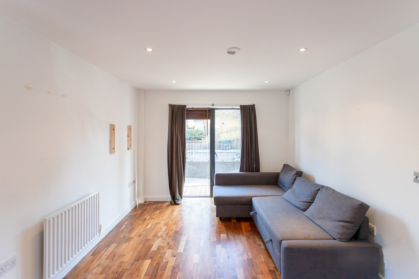 1 Bed Flat, Queensbridge Road, E8 photo 3