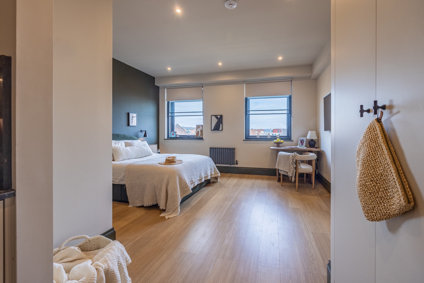 Studio Flat, The James, S1 photo 3