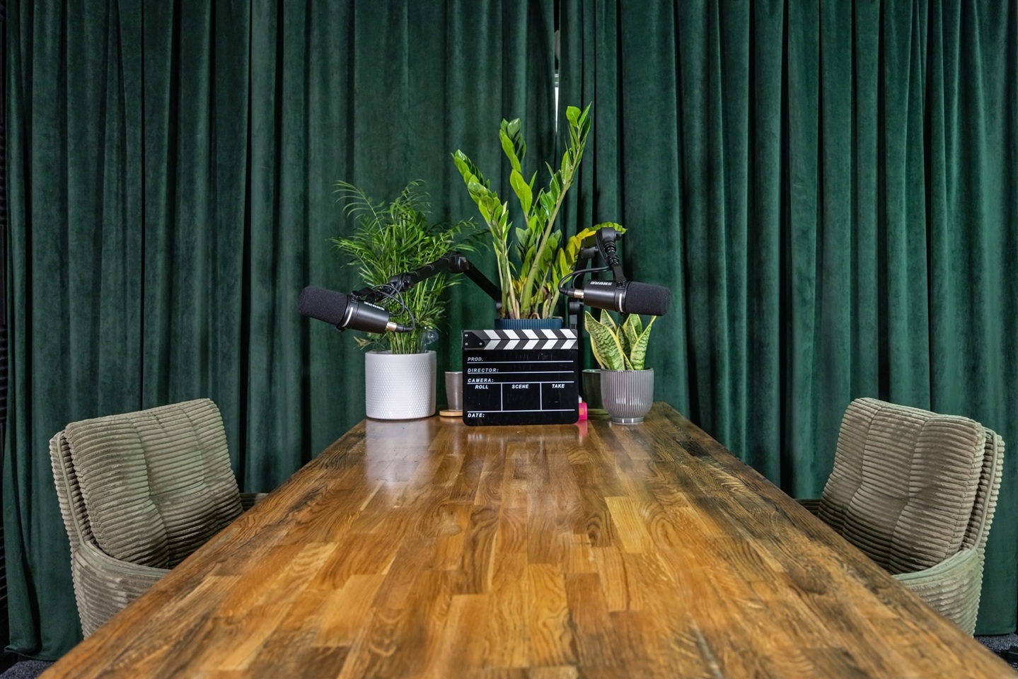 Studio Flat, The James, S1 photo 4