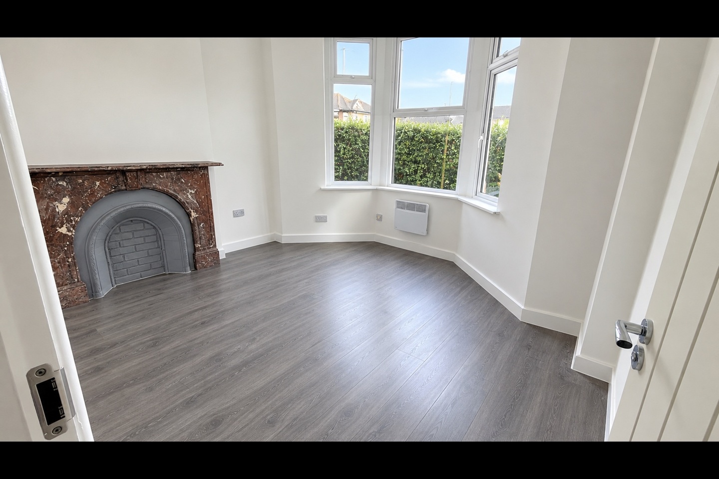 1 Bed Flat, Ruthin Gardens, CF24 photo 2