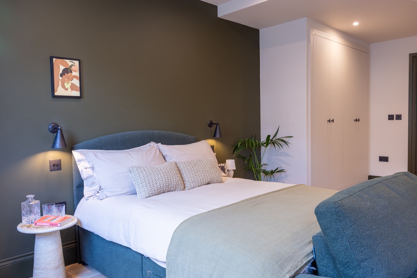 Studio Flat, The James, S1 photo 2