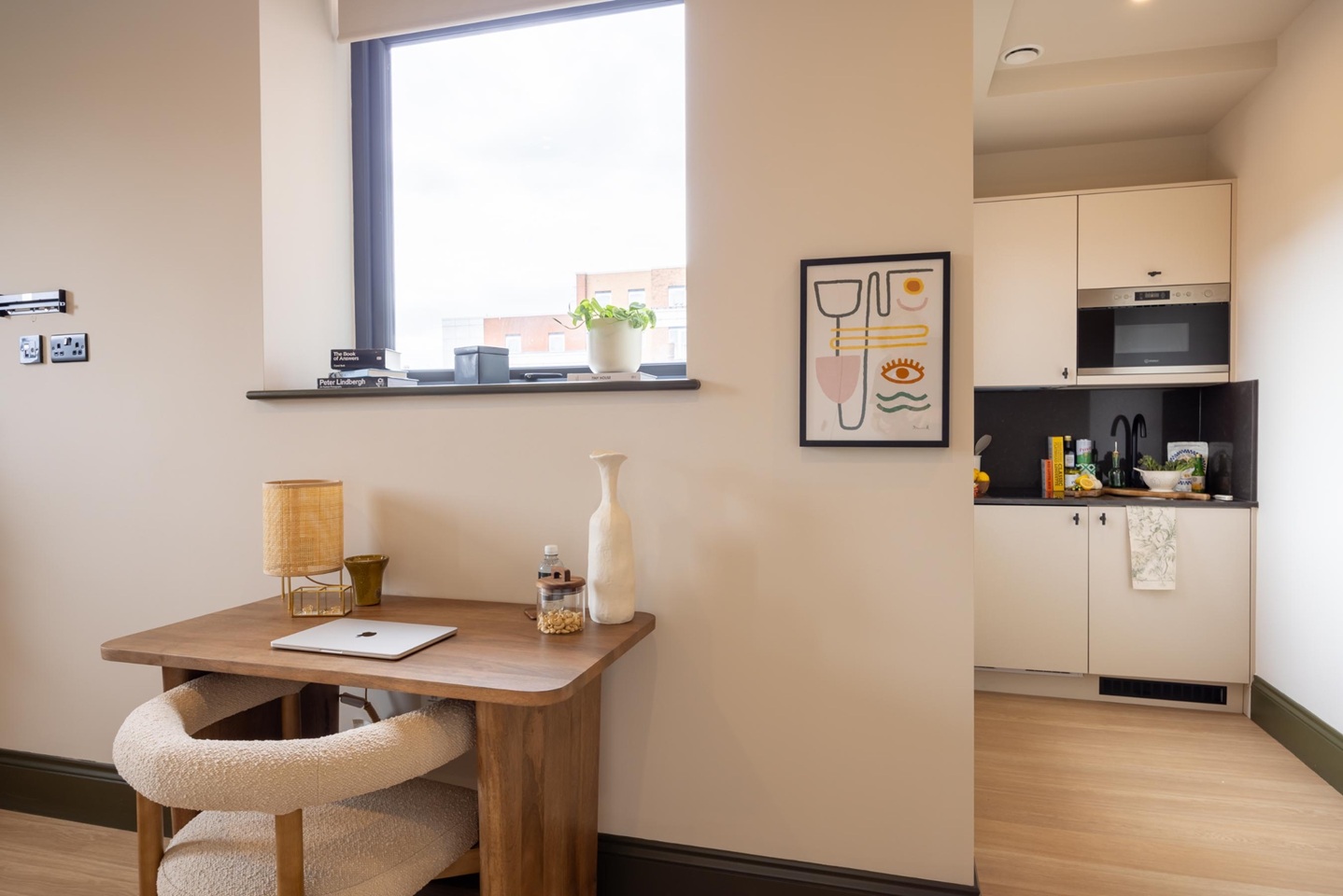 Studio Flat, The James, S1 photo 5