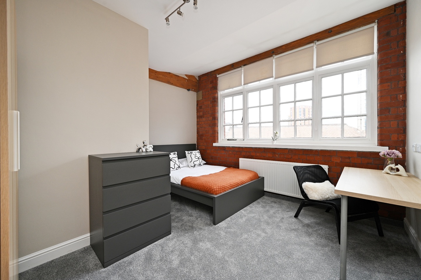 5 Bed Flat, Bells Square, S1