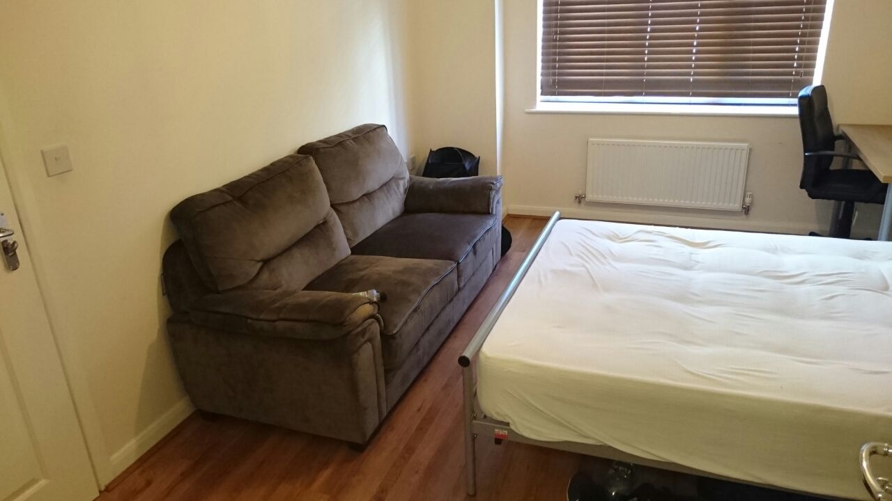 Room in a Shared House, Poppleton Close, CV1 photo 3