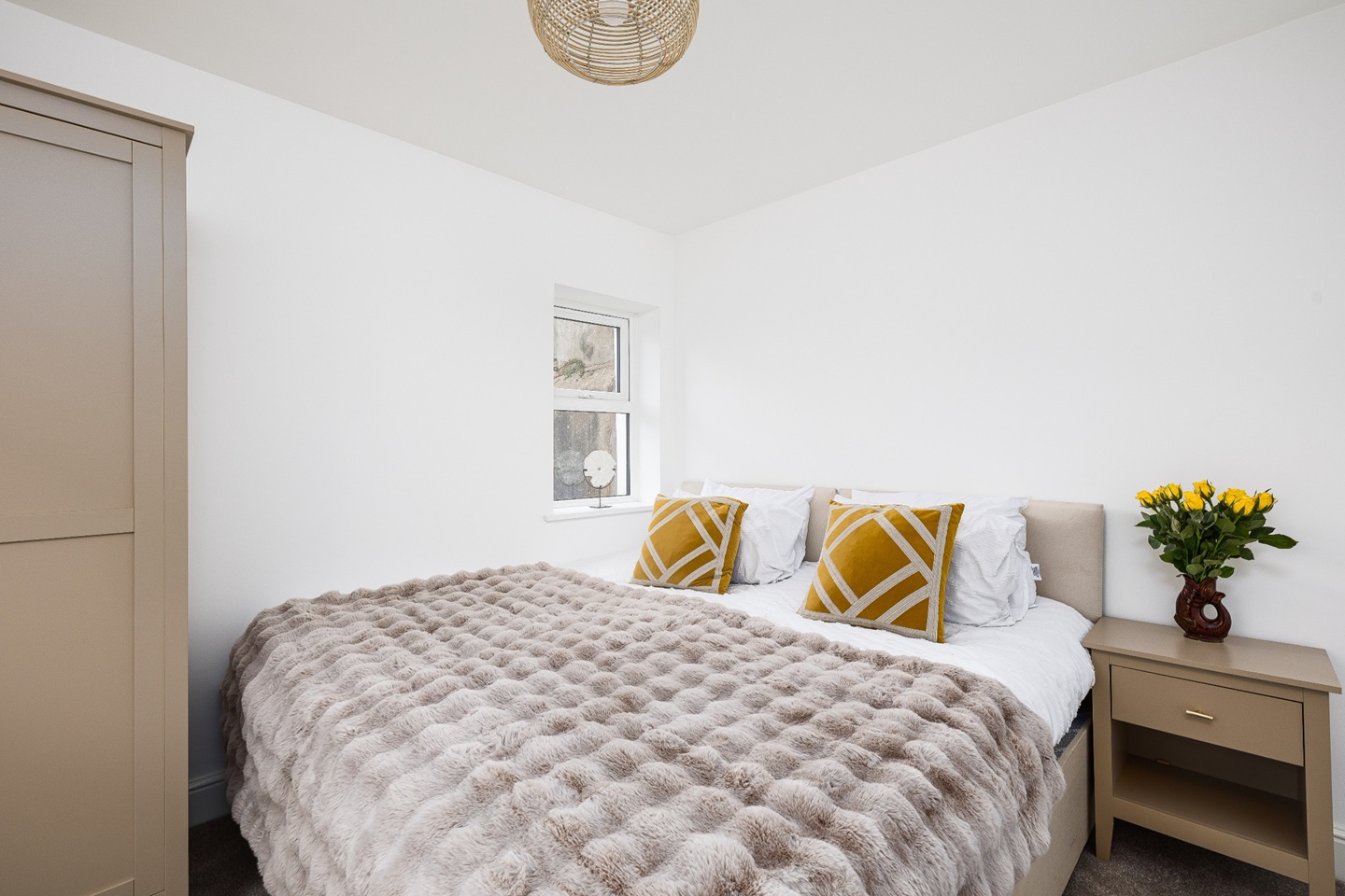 2 Bed Flat, Newport Road, CF24 photo 3