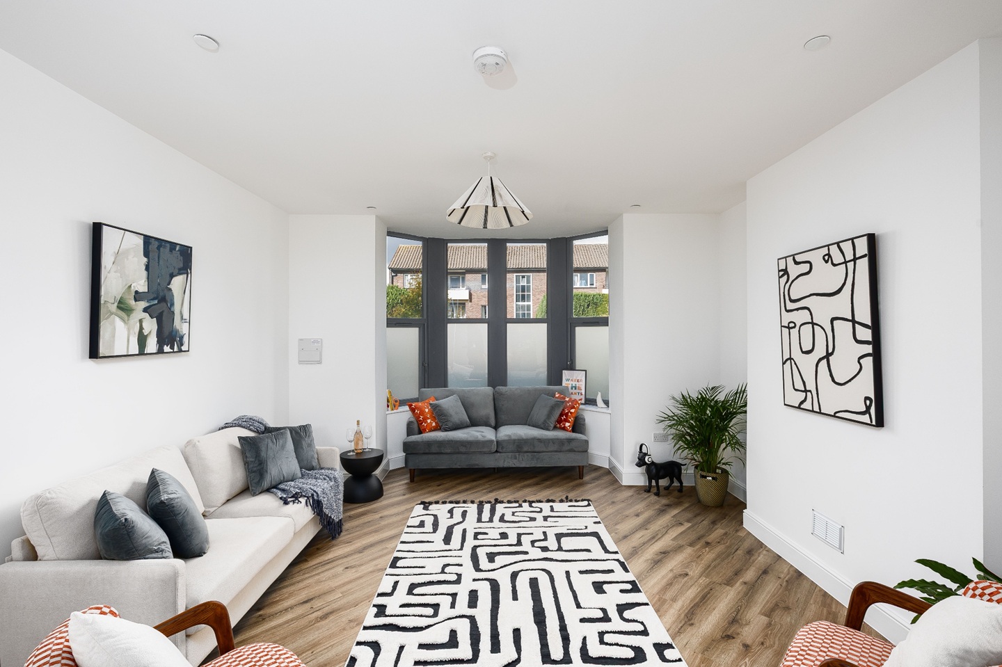 2 Bed Flat, Newport Road, CF24 photo 4