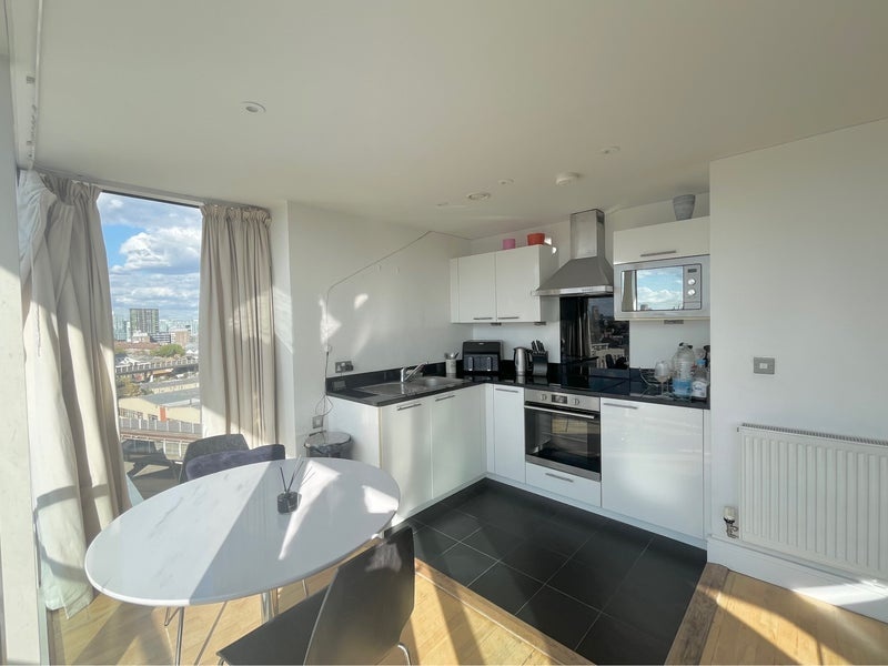 London - Studio Flat, Distillery Tower, SE8 - To Rent Now for £1,740.00 p/m