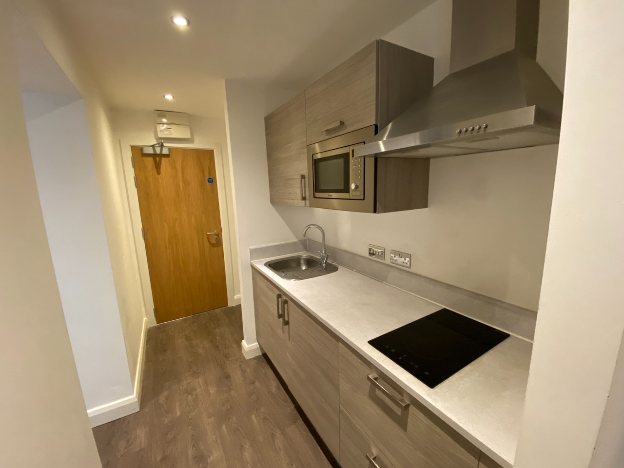 Studio Flat, Bracken House, M1 photo 4