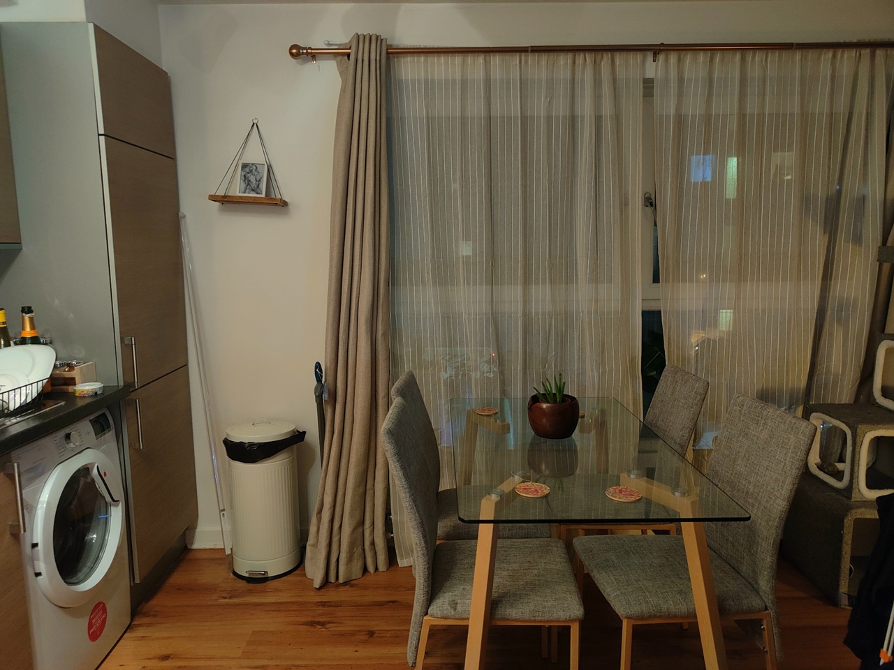 2 Bed Flat, Cambuslang Road, G72 photo 3