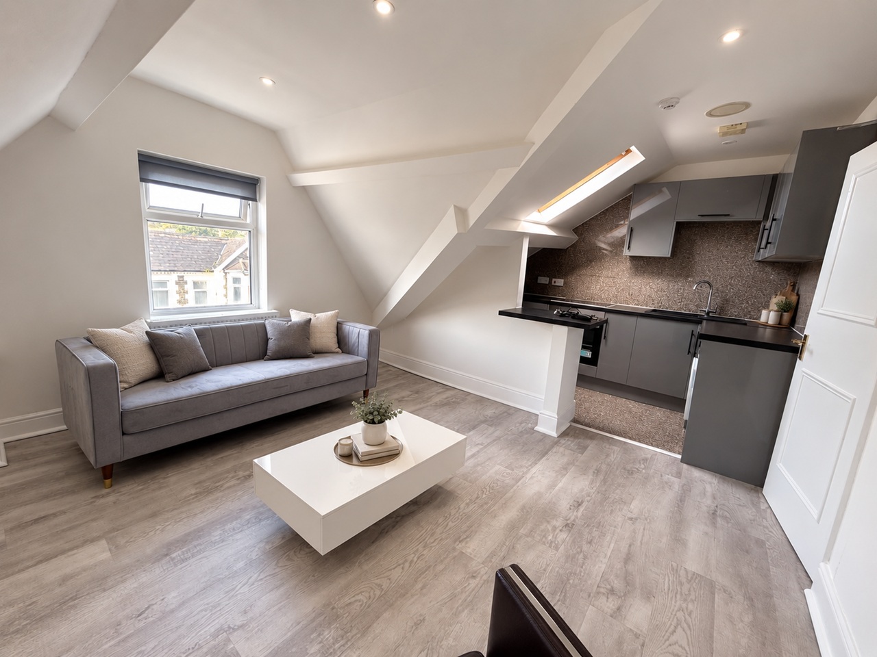 1 Bed Flat, Gordon Road, CF24