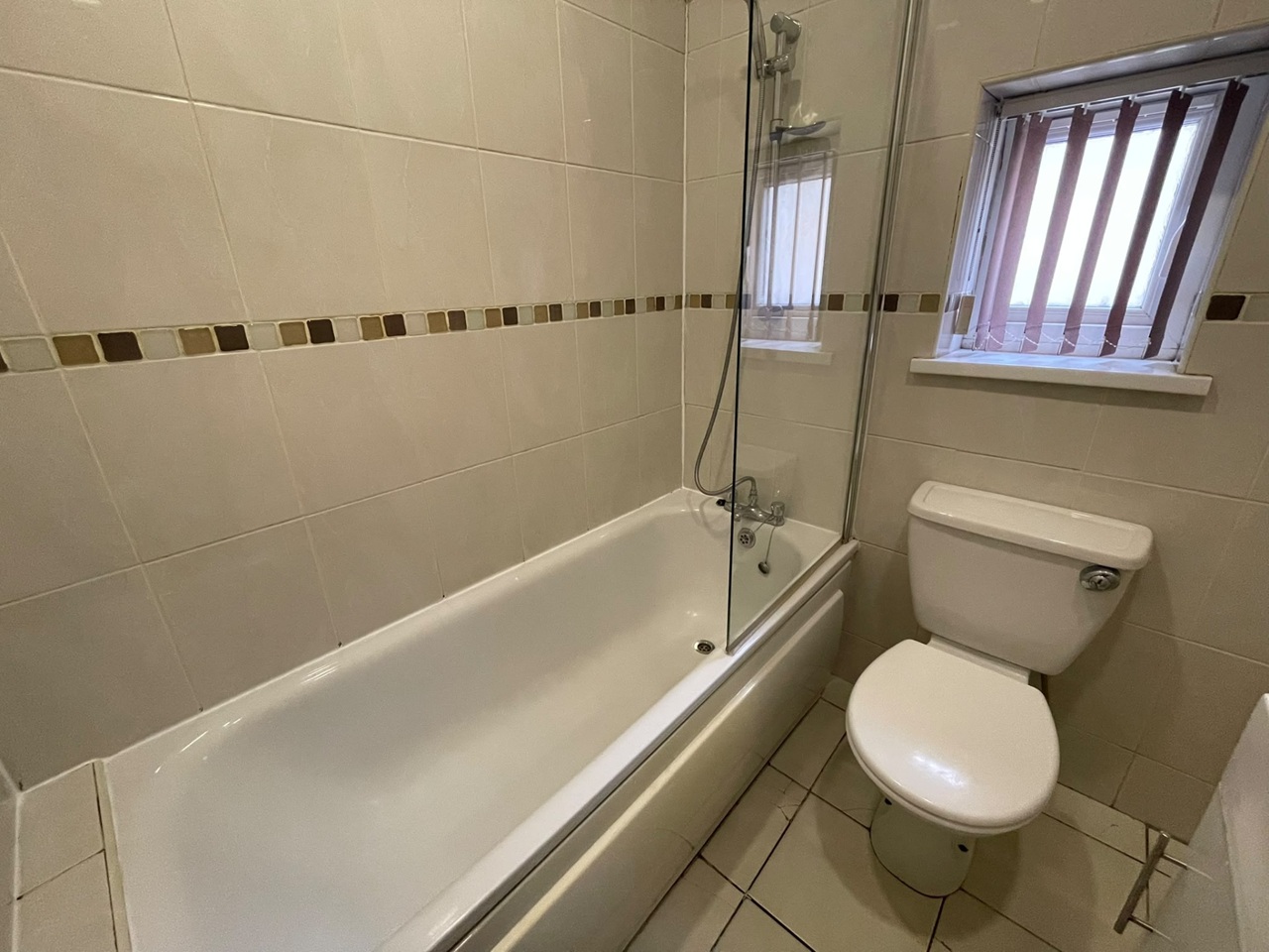 1 Bed Flat, Richmond Road, CF24 photo 4
