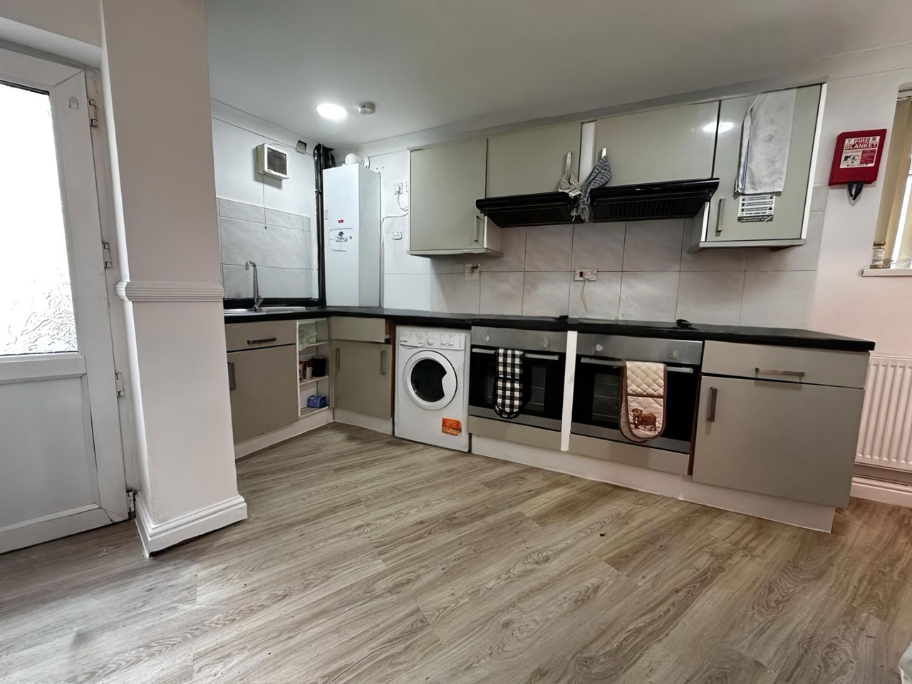 7 Bed Flat, Richmond Road, CF24 photo 2