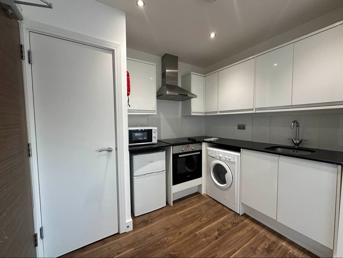 Harrow - Studio Flat, Kap House, HA1 - To Rent Now for £1,400.00 p/m
