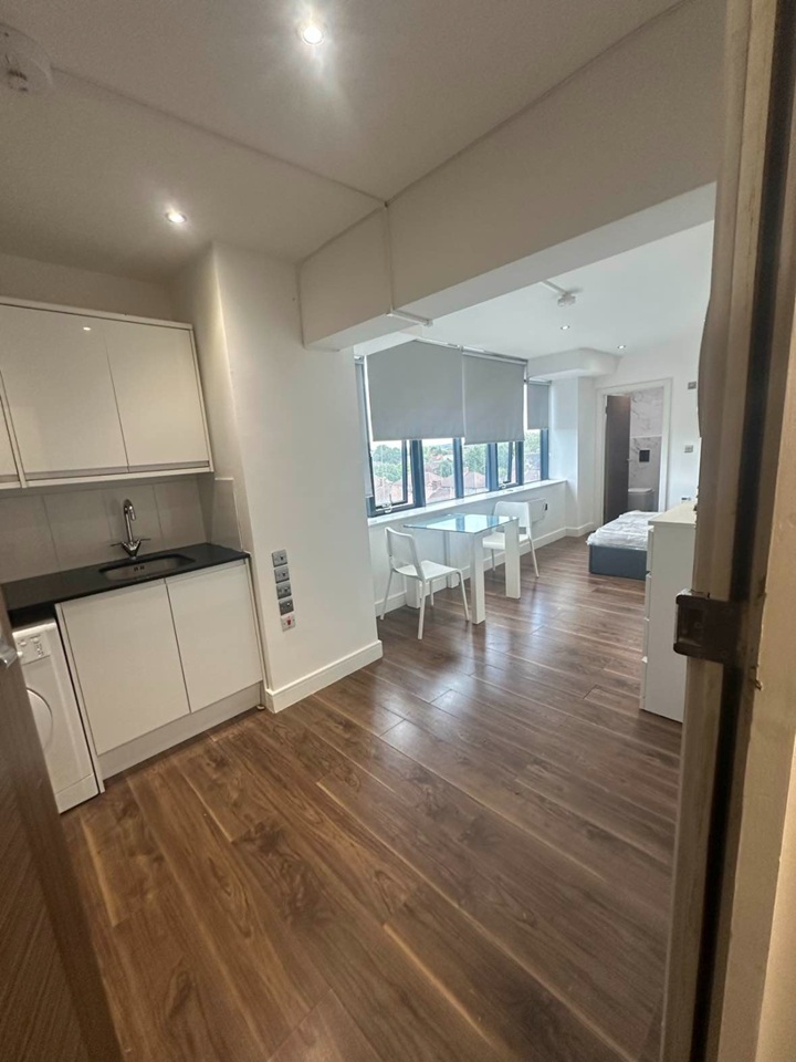 Harrow - Studio Flat, Kap House, HA1 - To Rent Now for £1,400.00 p/m