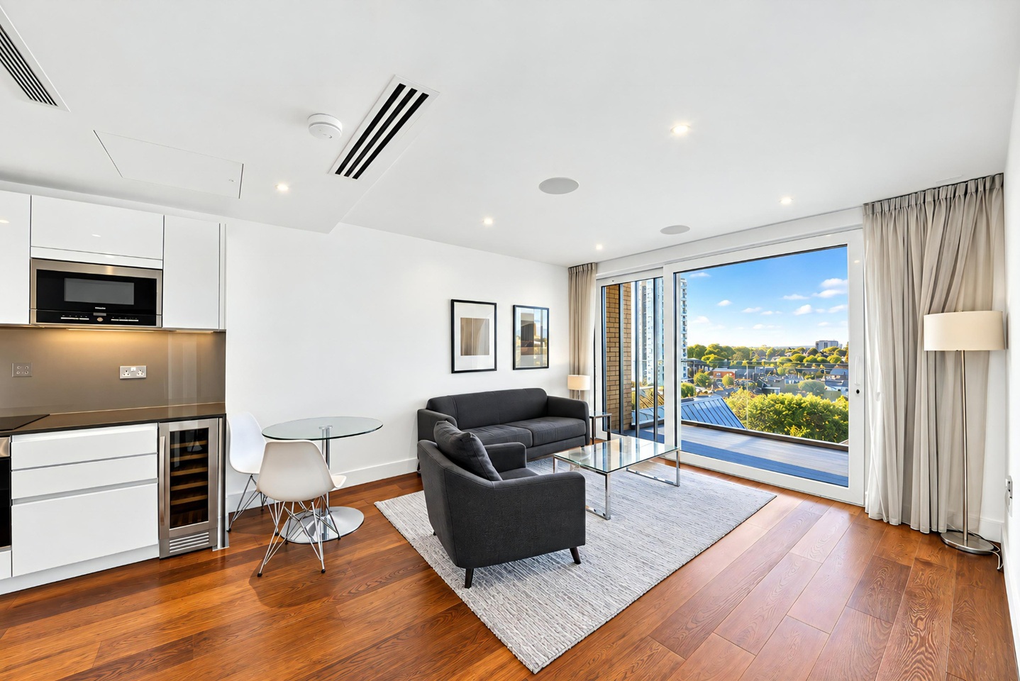 1 Bed Flat, Central Avenue, SW6