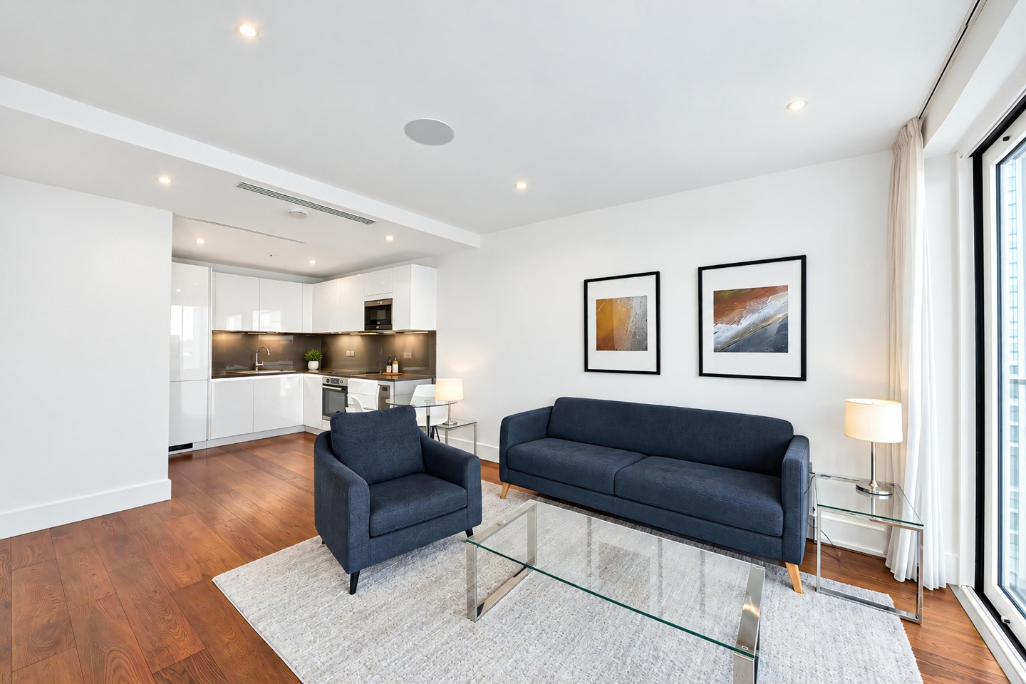1 Bed Flat, Central Avenue, SW6 photo 3