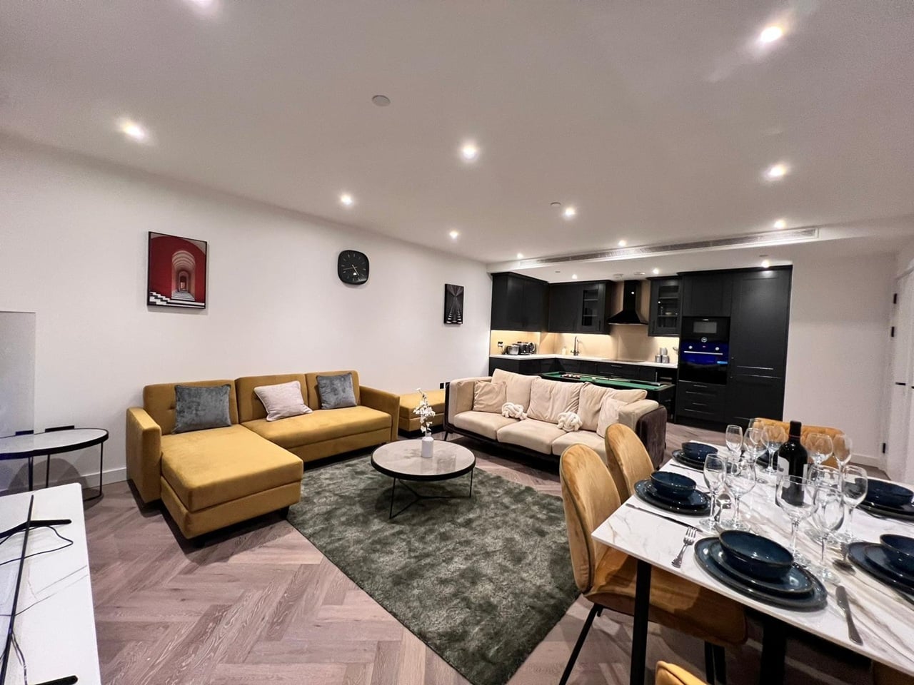 2 Bed Flat, Merino Gardens, E1W photo 2