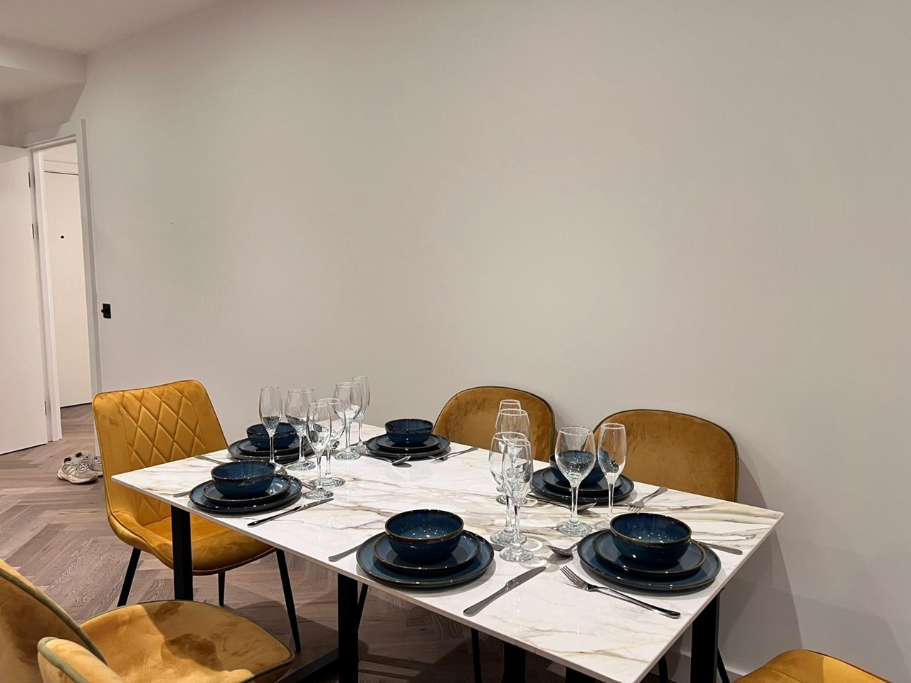 2 Bed Flat, Merino Gardens, E1W photo 4