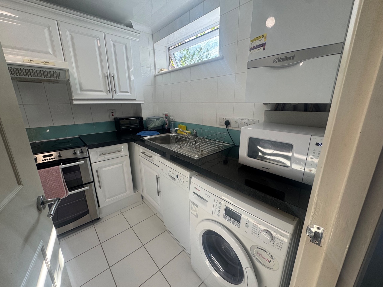 2 Bed Flat, Hernes Road, OX2 photo 3
