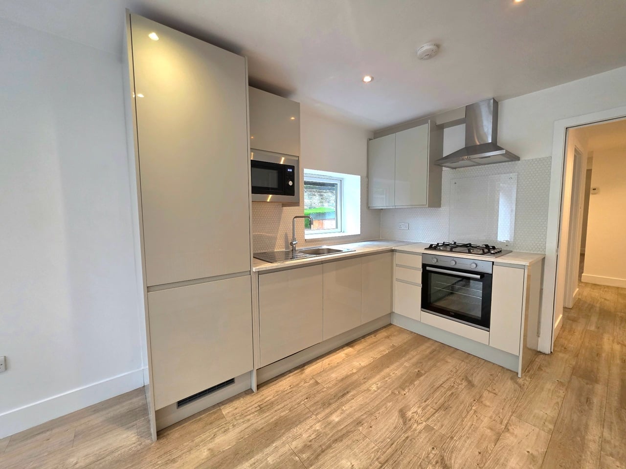 2 Bed Flat, Clarence Road, NW6 photo 4