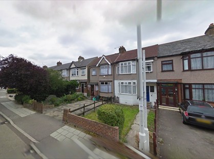 Studio Flat, Fencepiece Road, IG6