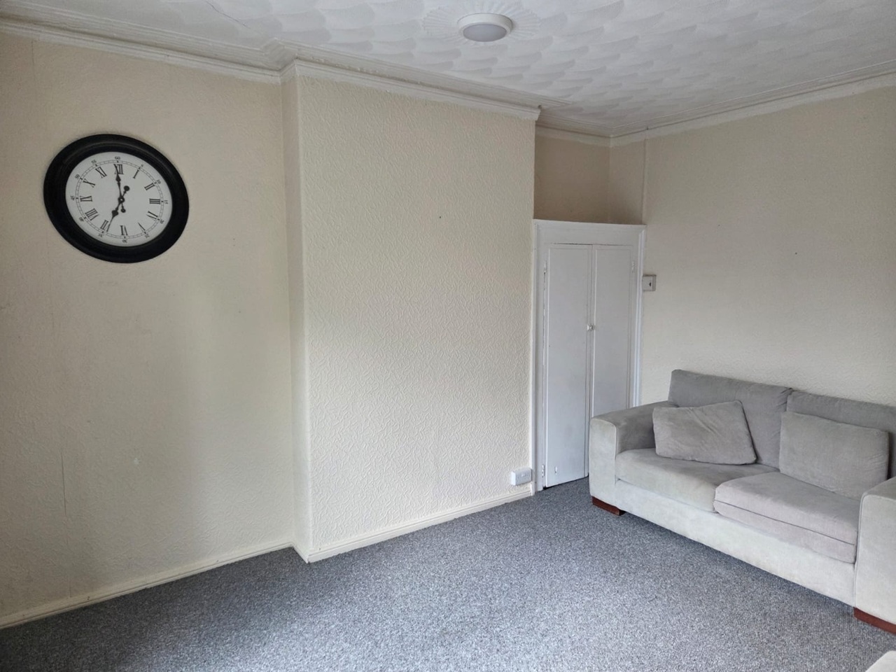 3 Bed Flat, Stacey Road, CF24 photo 3