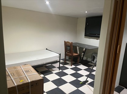 Room in a Shared House, Bullsmoor Ride, EN8