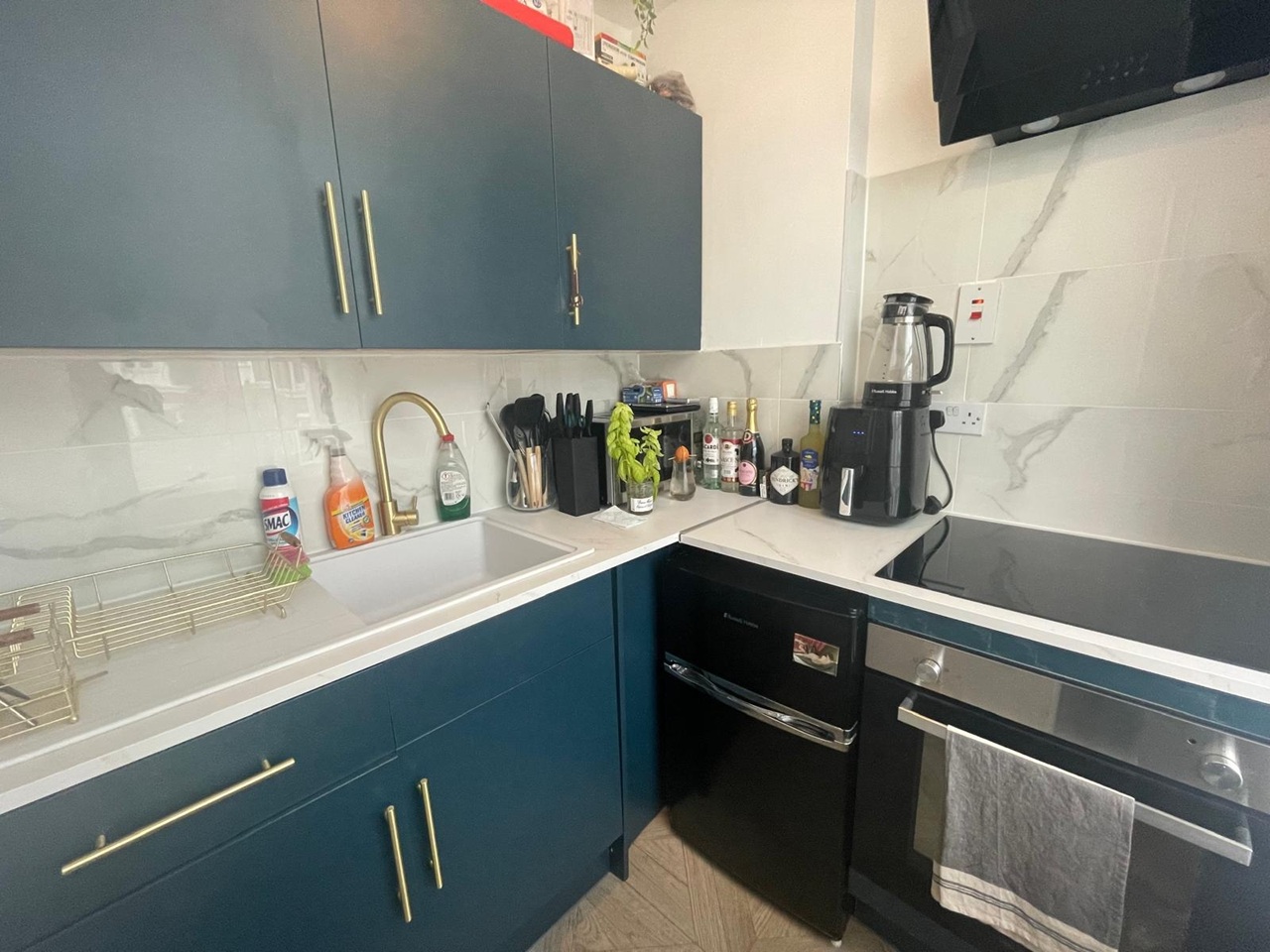 Studio Flat, Barons Court Road, W14