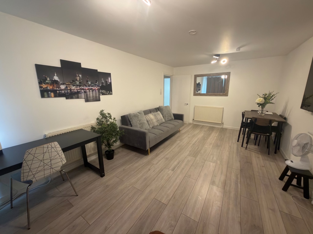 1 Bed Flat, Three Bridges, SE1 photo 4
