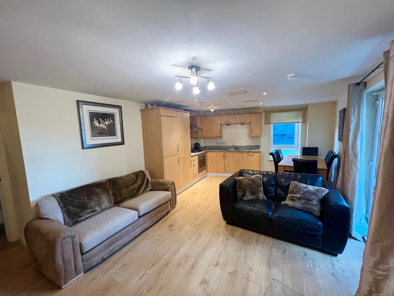 2 Bed Flat, The Atrium, NG2 photo 3